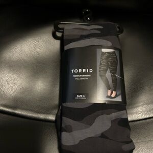 Torrid Camouflage Leggings size 4